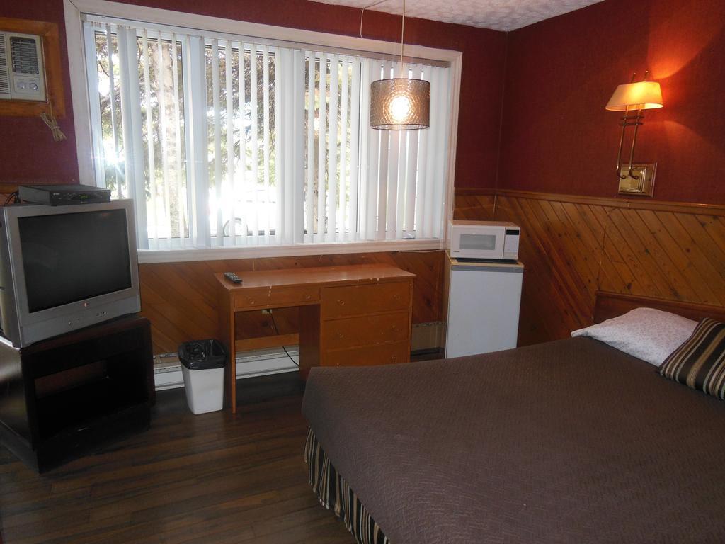 Motel Le Paysan Montreal Exterior photo