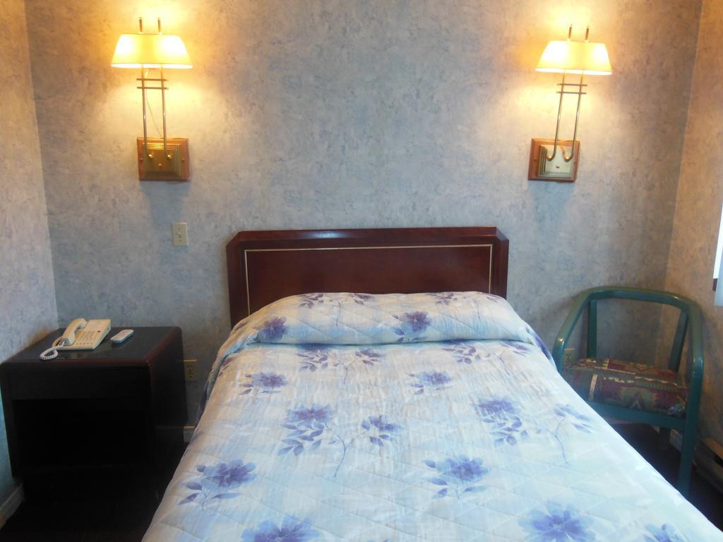 Motel Le Paysan Montreal Exterior photo
