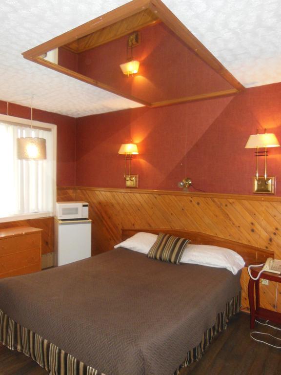 Motel Le Paysan Montreal Exterior photo